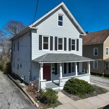 Buy this 4 bed house on 27 Lee Avenue in New London, CT 06320