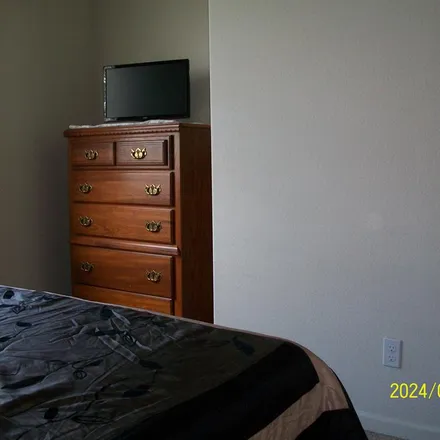 Image 7 - 1849 Creekside Drive, Merced, CA 95348, USA - Room for rent