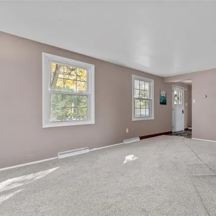 Image 7 - 62 Gill Hall Road, Pleasant Hills, Allegheny County, PA 15025, USA - House for sale