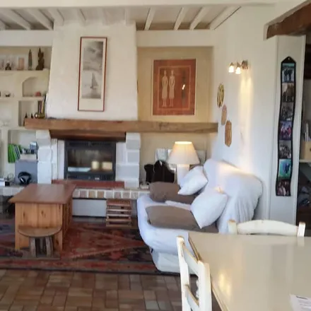 Rent this 2 bed house on 04160 L'Escale