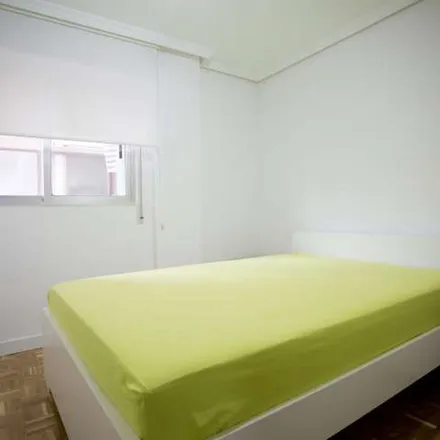 Image 8 - Av. Niza, impares, Travesía de Ronda, 28022 Madrid, Spain - Apartment for rent