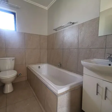 Image 4 - Leaerskool Doctor Havinga, Andries Pretorius Street, Witpoortjie, Roodepoort, 1725, South Africa - Apartment for rent