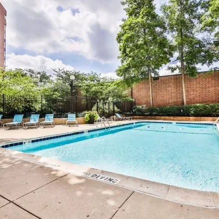Rent this 1 bed apartment on Egg Harbor Cafe in East Northwest Highway, Arlington Heights
