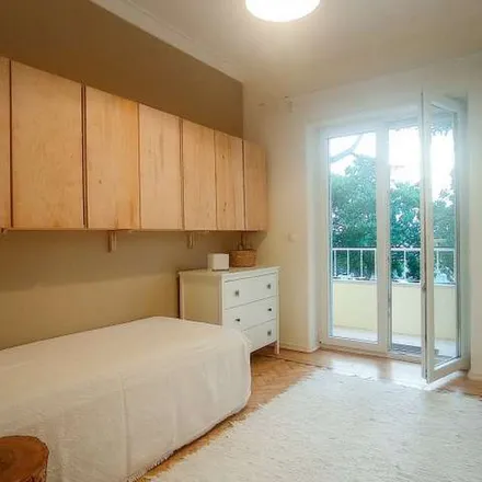 Rent this 2 bed apartment on Jardim da Casa Roque Gameiro in Praceta 1º de Dezembro, 2700-672 Amadora