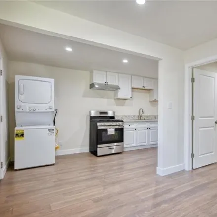 Image 6 - 849 North Wilton Place, Los Angeles, CA 90038, USA - Apartment for rent
