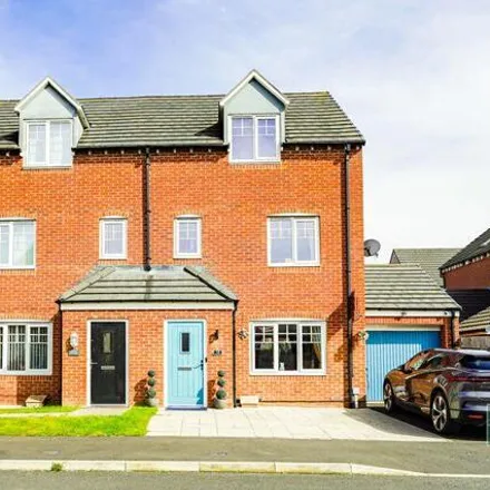 Buy this 3 bed duplex on Holt Close in Middlesbrough, North Yorkshire