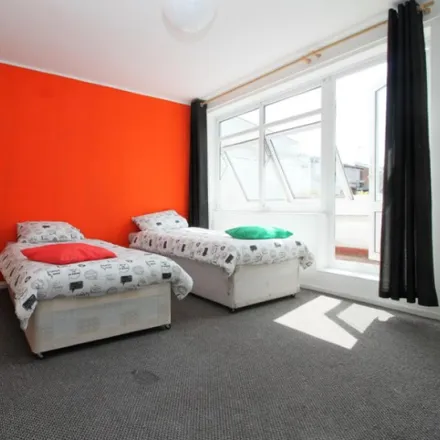 Rent this 4 bed room on Kingdon House in Galbraith Street, Cubitt Town