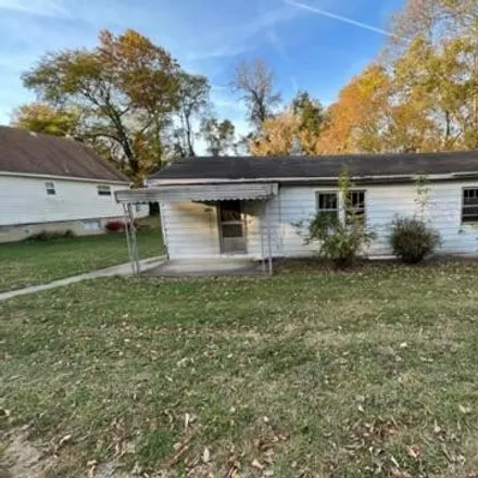 Buy this 2 bed house on 2546 Monroe Avenue in Highland Heights, Campbell County