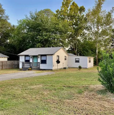Buy this 3 bed house on 604 Lloyd Avenue in Quitman, Wood County