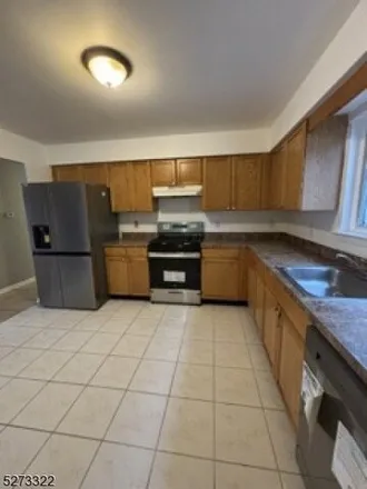 Image 5 - 750 Mc Gillvray Place, Linden, NJ 07036, USA - House for rent