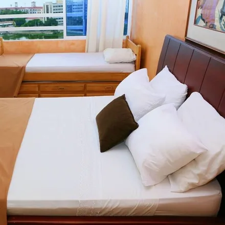 Rent this 1 bed apartment on Iglesia Pentecostal Unida de Colombia in Calle 28, Manga