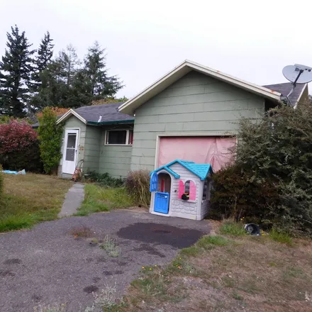 Buy this 2 bed house on 2007 State Street in North Bend, OR 97459