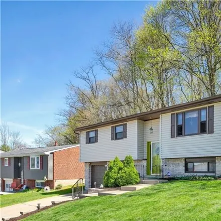 Image 2 - 416 Springwood Drive, Penn Hills, PA 15147, USA - House for sale