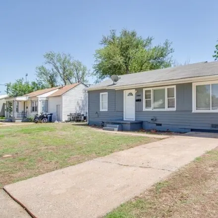 Buy this 3 bed house on 2561 Everitt Drive in Enid, OK 73703