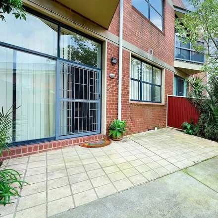 Image 8 - Footscray, Irving Street, Footscray VIC 3011, Australia - House for rent