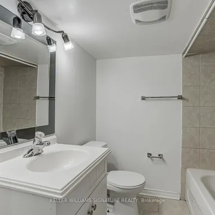 Image 2 - 20 Atkinson Avenue, Toronto, ON M1E 3Y3, Canada - Apartment for rent