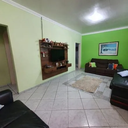 Buy this 4 bed house on Rua Bororós 948 in Portão, Curitiba - PR