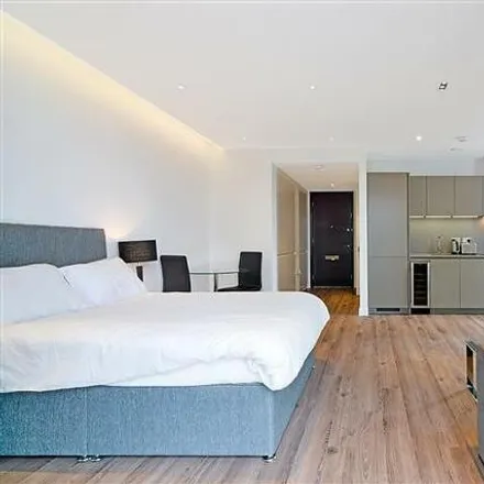 Image 2 - Cashmere House, 36 Leman Street, London, E1 8PT, United Kingdom - Apartment for rent