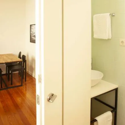 Rent this 1 bed apartment on Rua de Cedofeita 291 in 4050-122 Porto, Portugal
