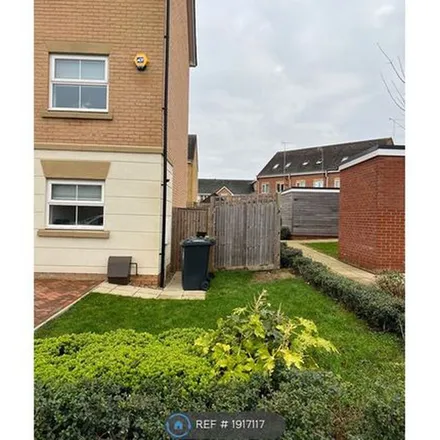 Rent this 4 bed duplex on Maxwell Road in Borehamwood, WD6 1JP
