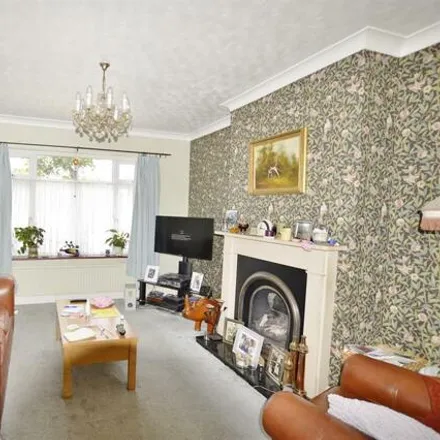 Image 2 - Frimley Road, South Park Drive, Loxford, London, IG3 9AG, United Kingdom - Townhouse for rent