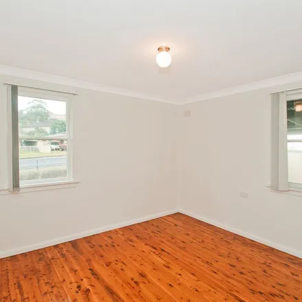 Rent this 3 bed apartment on 322 Flagstaff Road in Lake Heights NSW 2502, Australia