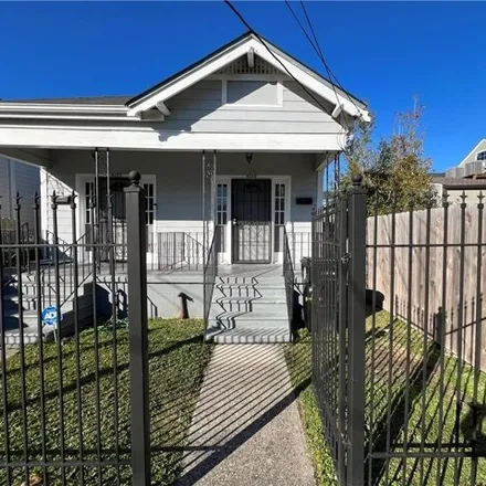 Rent this 2 bed house on 4113 Willow Street in New Orleans, LA 70115