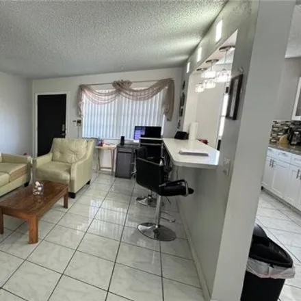 Image 4 - 160 Northeast 203rd Terrace, Andover Lakes Estates, Miami Gardens, FL 33179, USA - Apartment for rent