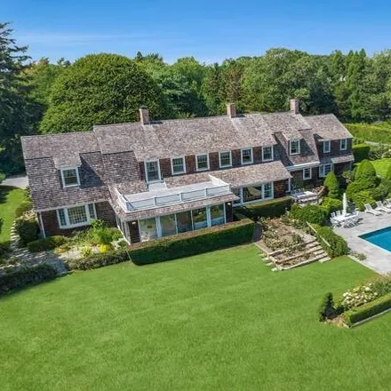 Buy this 7 bed house on 19 Jericho Lane in Village of East Hampton, East Hampton