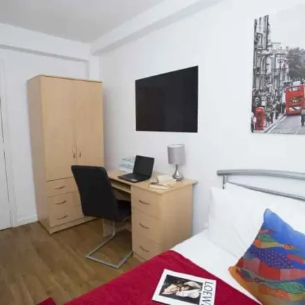 Rent this 1 bed apartment on Gomm Road in Canada Water, London
