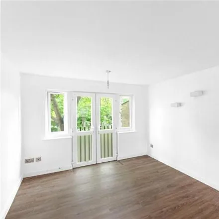 Rent this 2 bed room on Montem Road in London, SE23 1SA