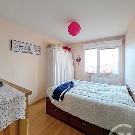 Rent this 3 bed apartment on 10 Rue des Chênes Verts in 12850 Rodez, France
