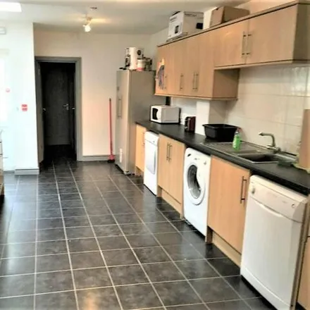 Rent this 7 bed townhouse on 15 Teignmouth Road in Selly Oak, B29 7BA