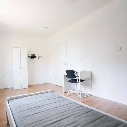 Image 3 - Kölner Landstraße 352, 40589 Dusseldorf, Germany - Room for rent