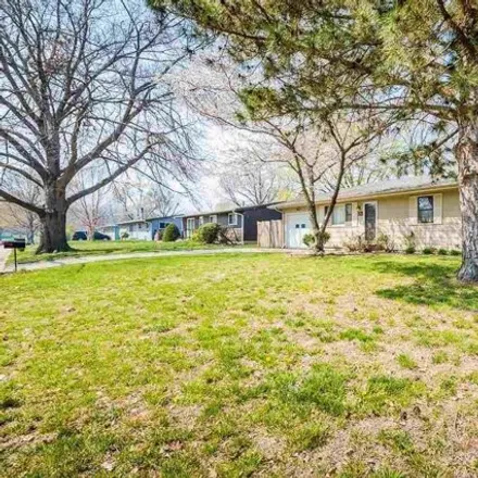 Image 3 - 121 Harvey Drive, Manhattan, KS 66502, USA - House for sale