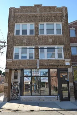 Rent this 3 bed house on B & V Vacuums in 5615 West Lawrence Avenue, Chicago