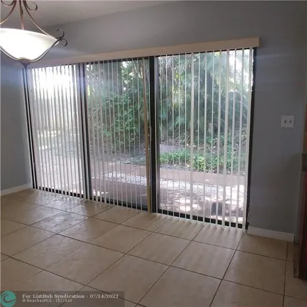Image 2 - 2588 Coral Springs Drive, Kensington Manor, Coral Springs, FL 33065, USA - Townhouse for rent