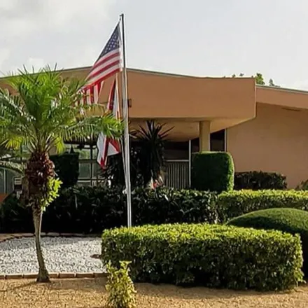 Image 2 - 439 Executive Center Drive, West Palm Beach, FL 33401, USA - Apartment for rent