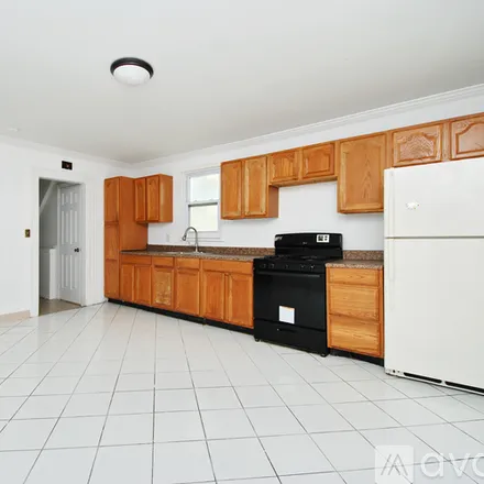 Image 3 - 18 Beal St, Unit 2 - Apartment for rent