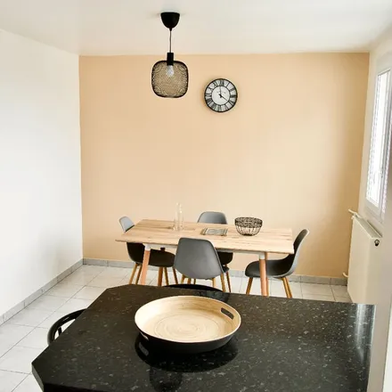 Image 5 - 40 Rue Verte, 45160 Olivet, France - Apartment for rent