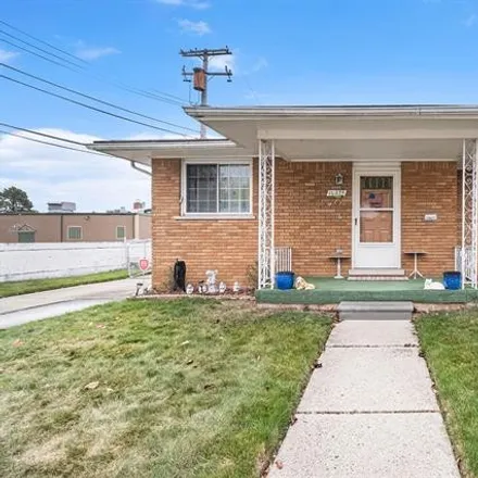 Buy this 2 bed house on 16274 Hauss Avenue in Eastpointe, MI 48021