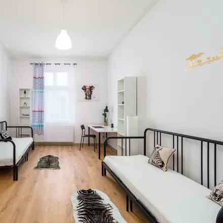 Rent this 5 bed room on 28 Czerwca 1956 roku 117 in 61-567 Poznań, Poland