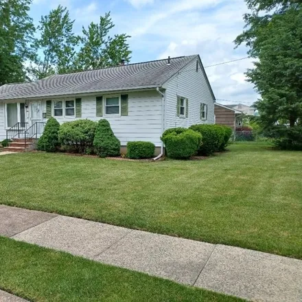 Buy this 3 bed house on 10 Fleetwood Drive in Somerville, NJ 08876