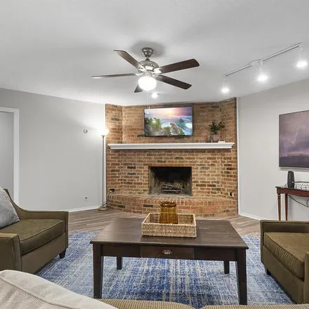Image 5 - 2013 Chaucer Street, Fort Worth, TX 76112, USA - Room for rent