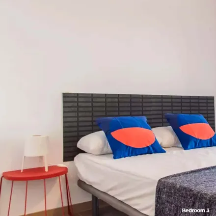 Rent this 1 bed room on Col·legi d'Educació Infantil i Primària San Juan de Ribera in Carrer de Ciril Amorós, 3