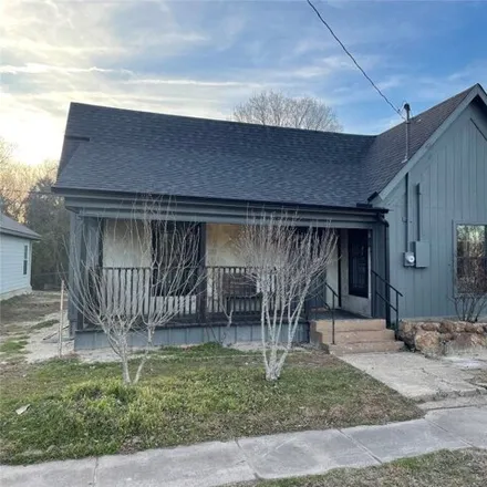 Buy this 2 bed house on 1812 Wright Street in Greenville, TX 75401