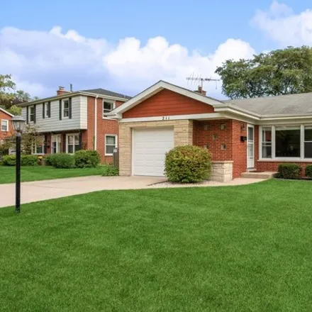 Buy this 3 bed house on South Princeton Avenue in Arlington Heights, IL 60038