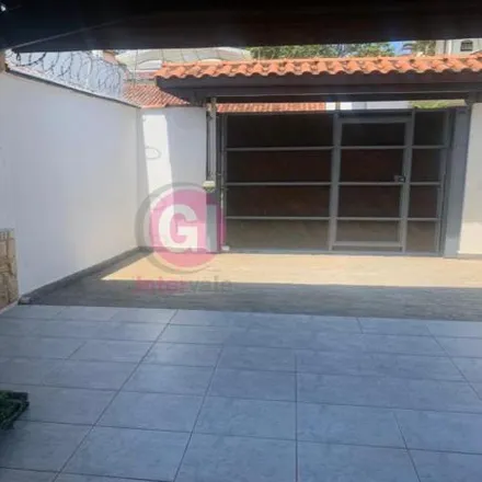 Buy this 3 bed house on Rua das Azaléas in Jardim Russi, Taubaté - SP