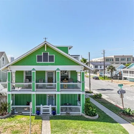 Rent this 3 bed house on 1606 Avenue O in Galveston, TX 77550
