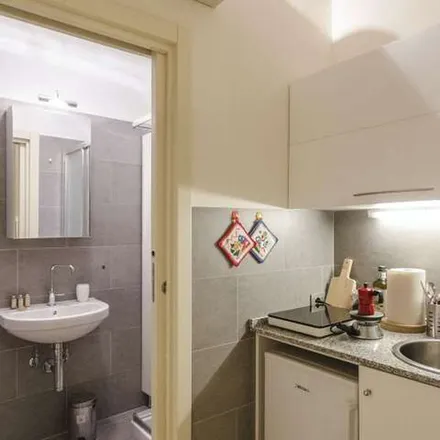 Image 2 - Palazzo Ronzani, Via degli Orefici, 40121 Bologna BO, Italy - Apartment for rent